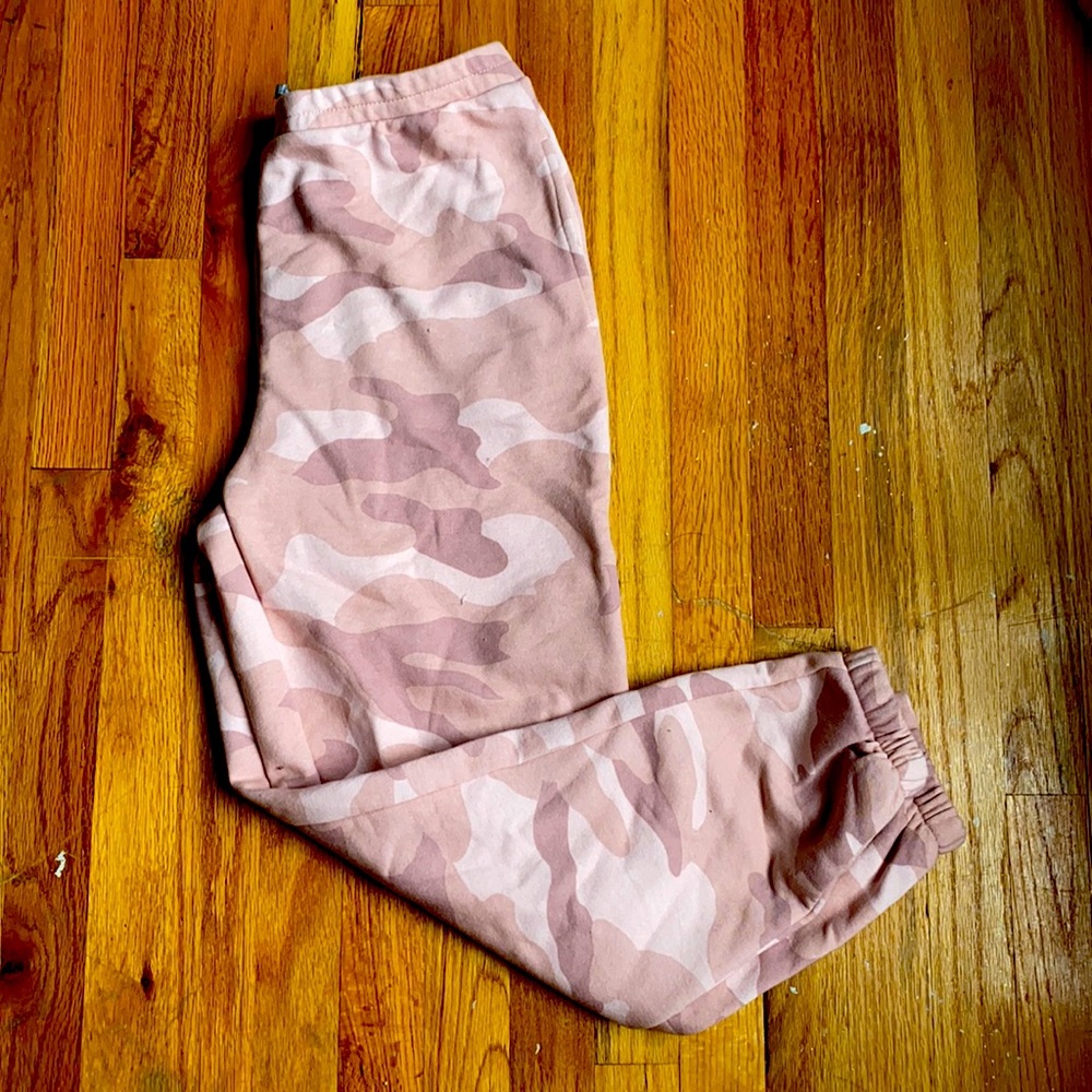 pink camouflage sweatpants